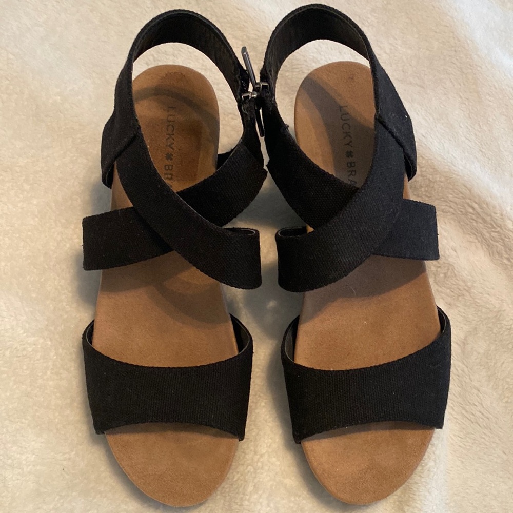 Black lucky brand sandals